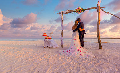 Destination Weddings<br> & Honeymoons